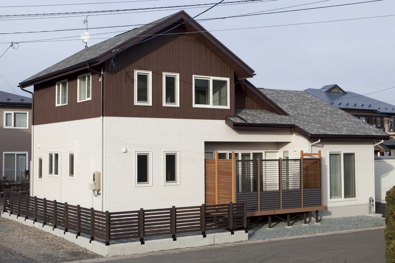 吹き抜けのある広々LDKと高い住宅性能で快適な暮らし｜岩手県滝沢市注文住宅